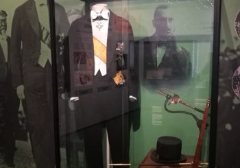 Liekki ja miekka – Mannerheim ja Yliopisto